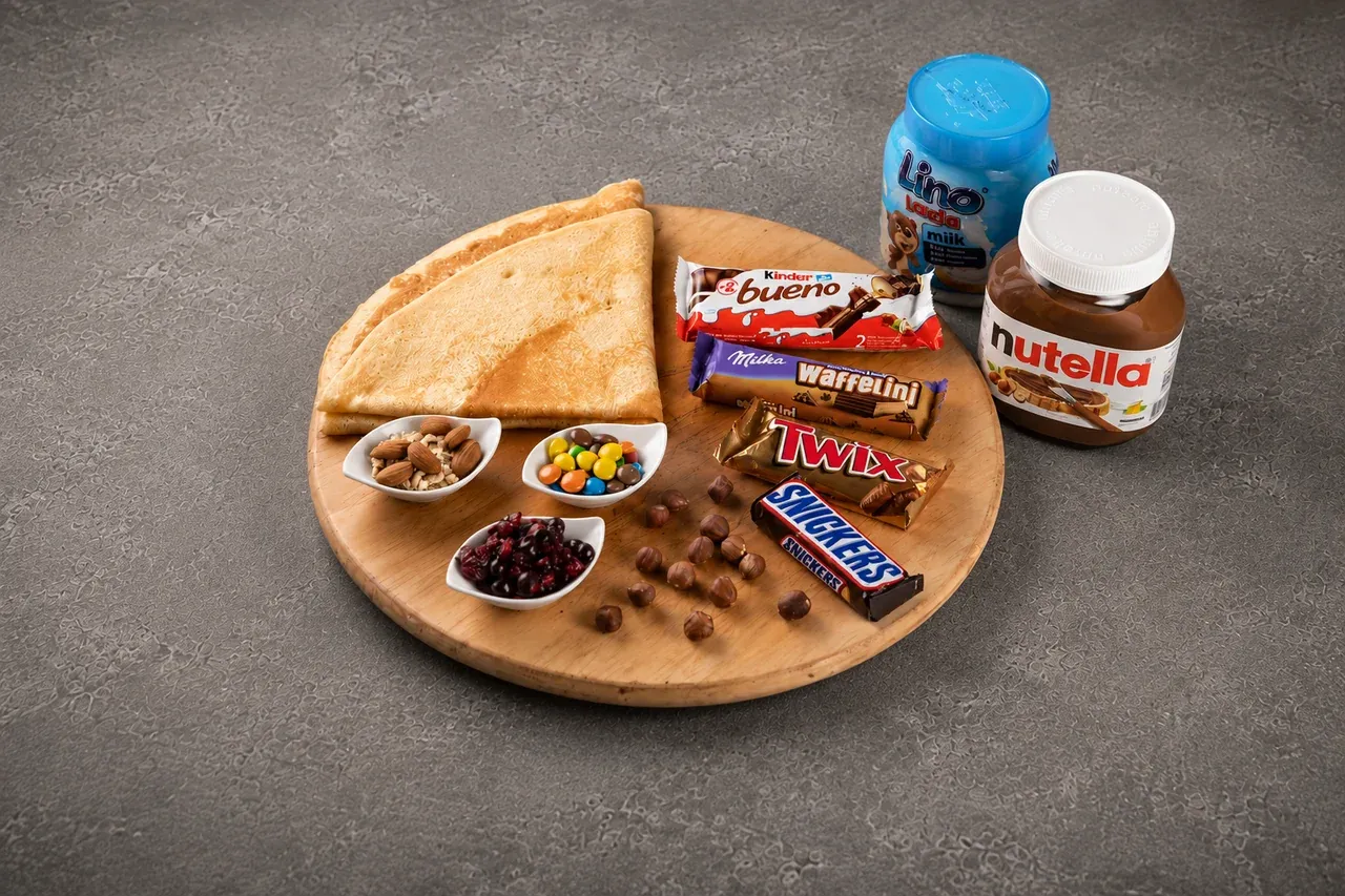 Obična palačinka na tanjuru - složi svoju običnu palačinku